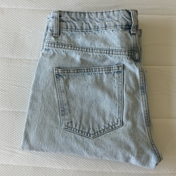 LIGHT WASH ZARA DENIM - Picture 1 of 4
